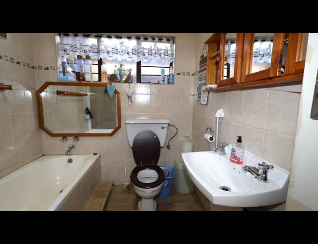 3 BEDROOM FREESTANDING FOR SALE IN FARRARMERE